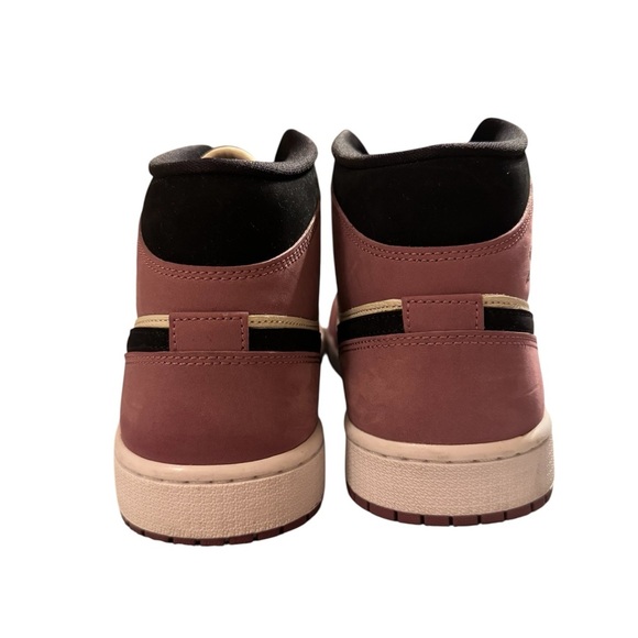 Women's Air Jordan 1 MID SE Berry Pink, Size 11 - Picture 6 of 7